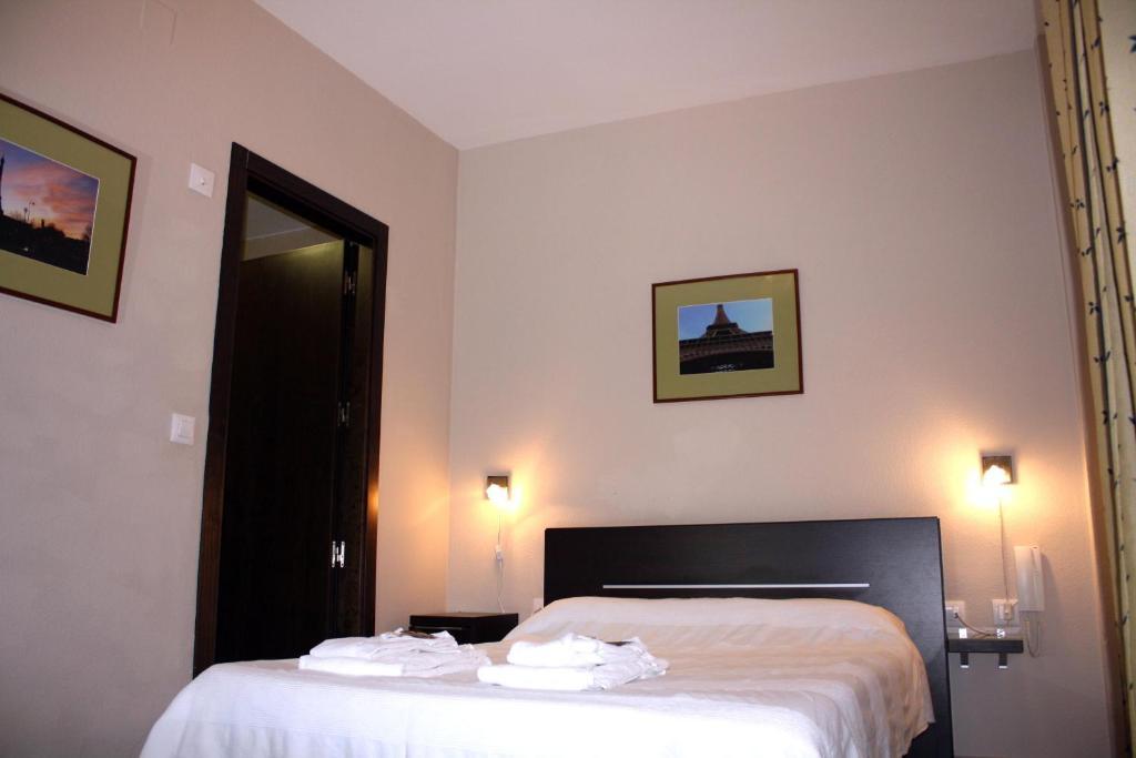 Hostal Carlos I La Línea de la Concepción Δωμάτιο φωτογραφία