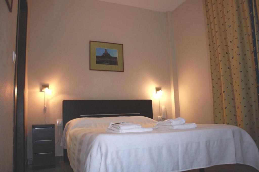 Hostal Carlos I La Línea de la Concepción Δωμάτιο φωτογραφία
