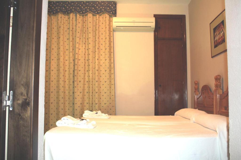 Hostal Carlos I La Línea de la Concepción Δωμάτιο φωτογραφία